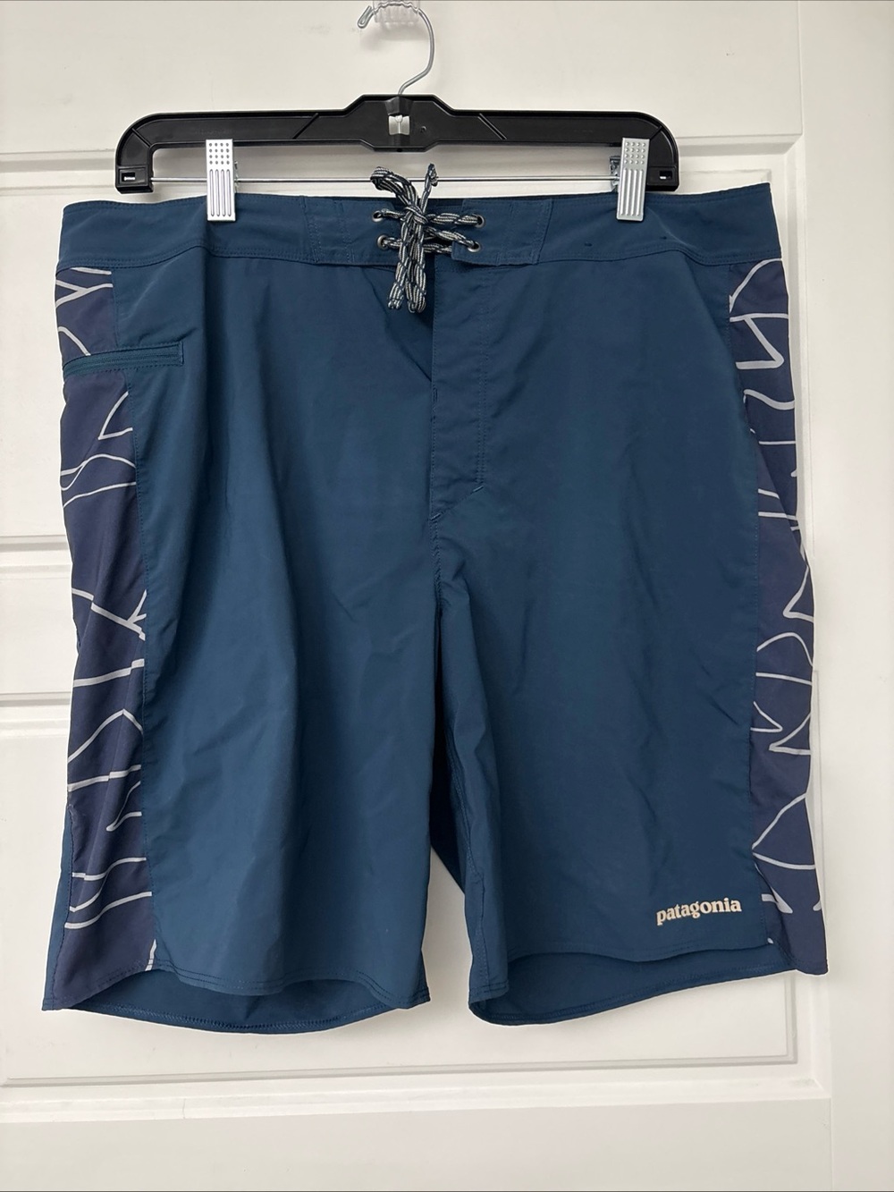Patagonia Mens Board Shorts Blue Swim Trunks Conquerors of the Useless Sz 35